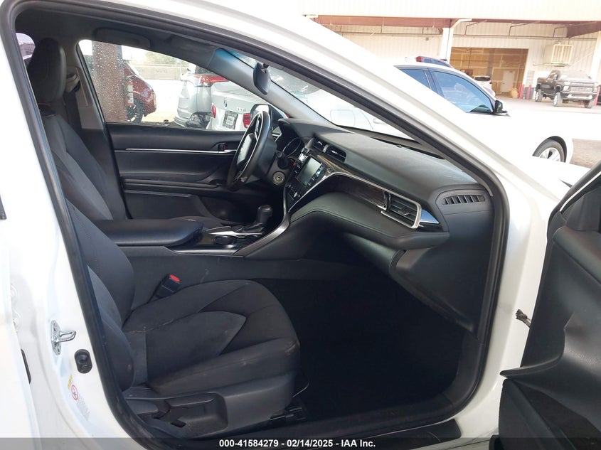 2018 TOYOTA CAMRY VIN: 4T1B11HK5JU012815