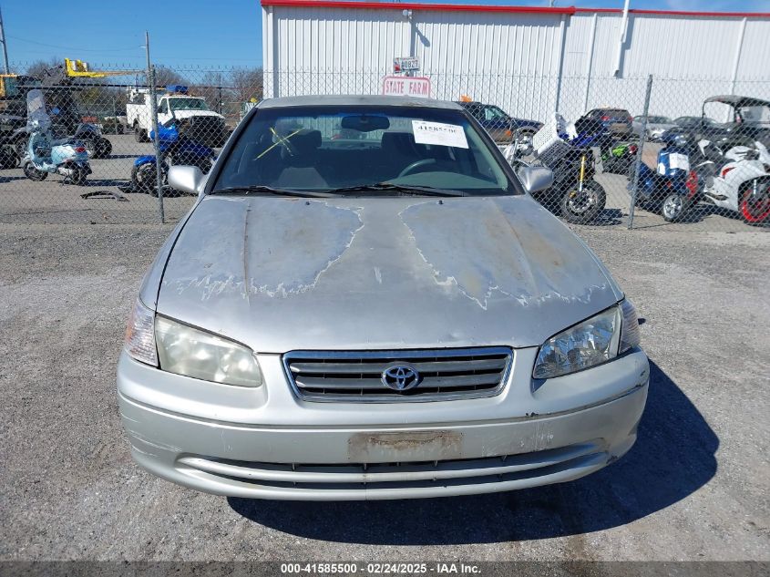 2000 Toyota Camry Le VIN: 4T1BG22K0YU70897 Lot: 41585500