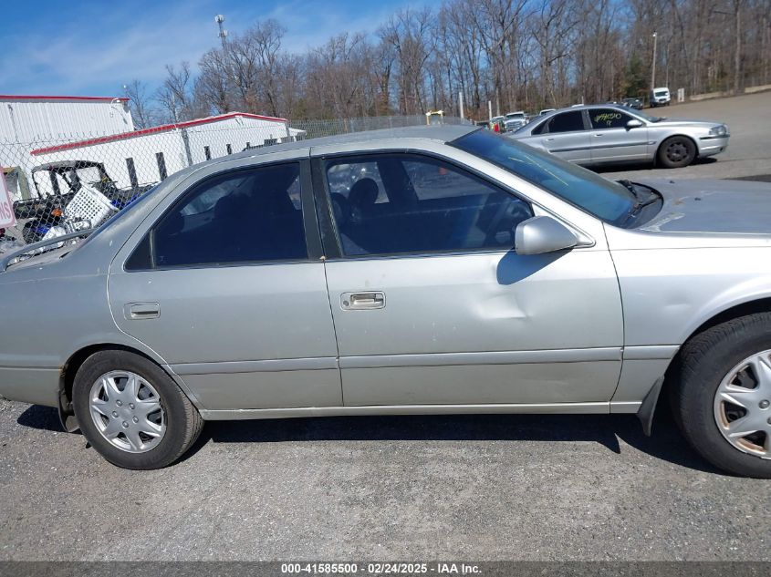 2000 Toyota Camry Le VIN: 4T1BG22K0YU70897 Lot: 41585500