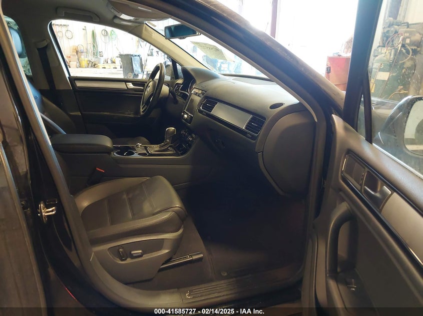 2013 VOLKSWAGEN TOUAREG VR6 SPORT - WVGEF9BP5DD012870