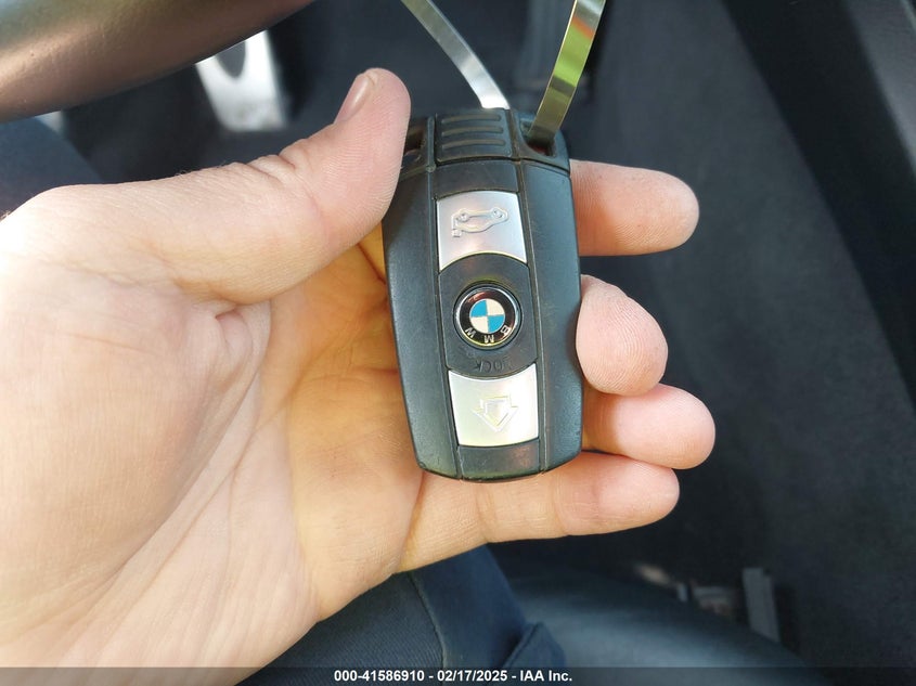 2013 BMW M3 - WBSKG9C57DJ593607