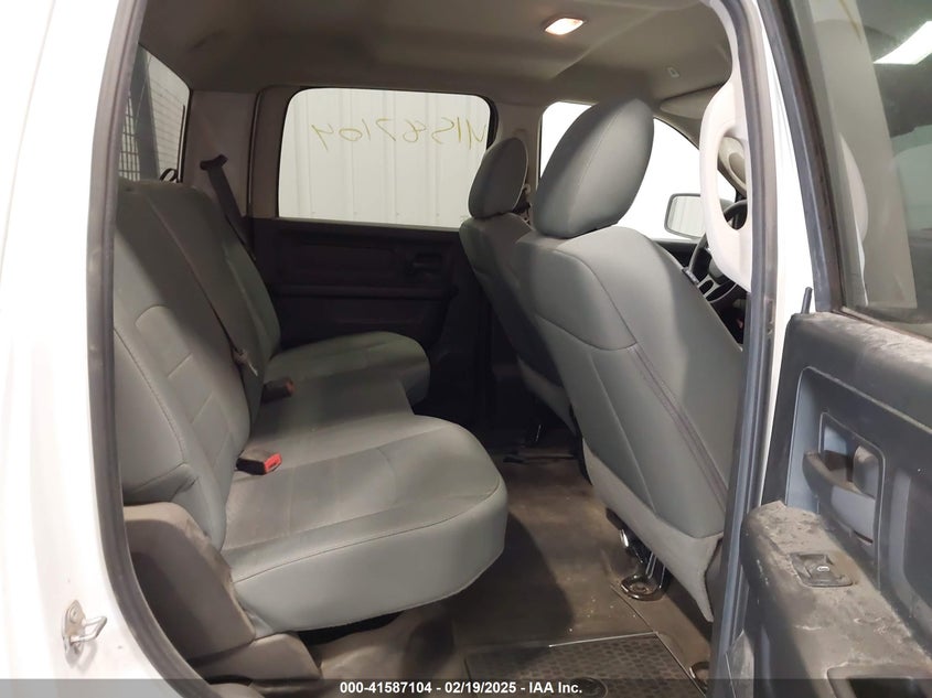 2019 RAM 1500 CLASSIC VIN: 1C6RR7KGXKS746132