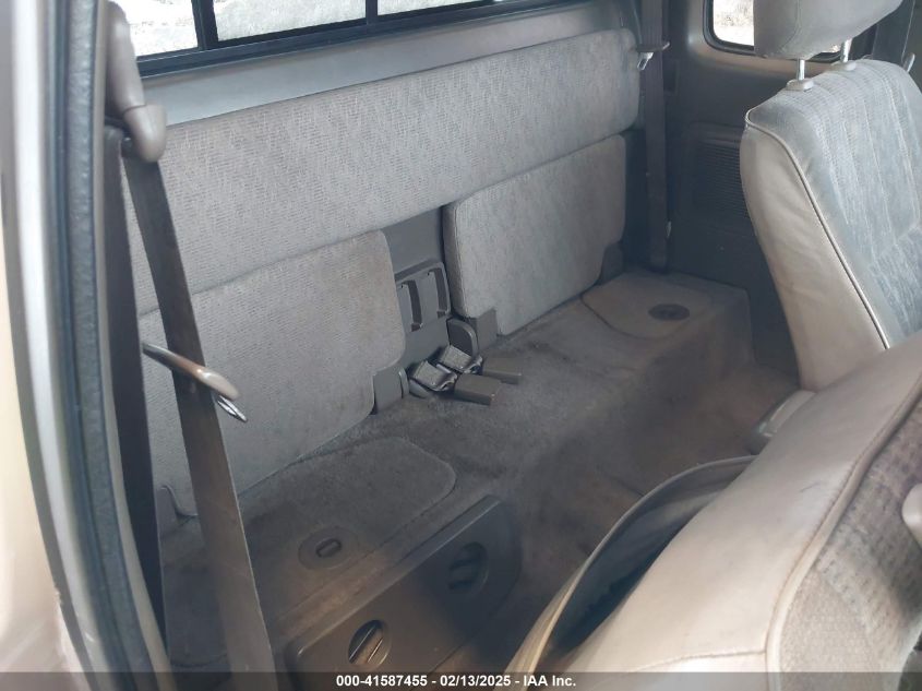 1999 Toyota Tacoma VIN: 4TAVL52N2XZ498111 Lot: 41587455