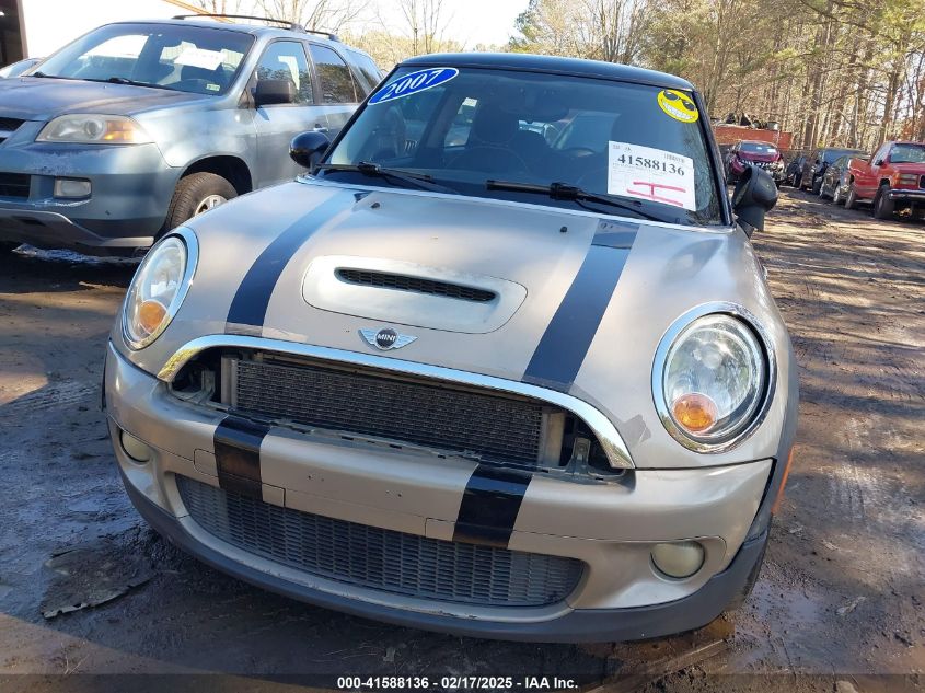 2007 Mini Cooper S VIN: WMWMF73597TV31946 Lot: 41588136