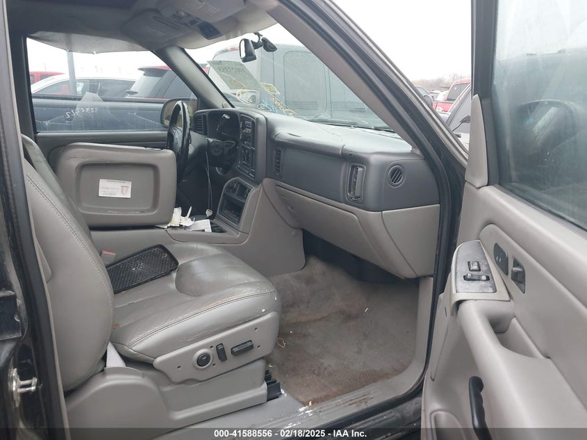 2005 CHEVROLET TAHOE auction photo 5