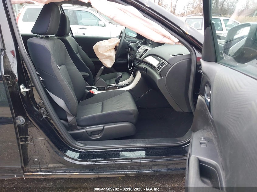 2017 HONDA ACCORD VIN: 1HGCR2F33HA224161