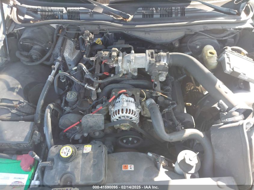 2005 Ford Crown Victoria VIN: 2FAHP74W55X166437 Lot: 41590095