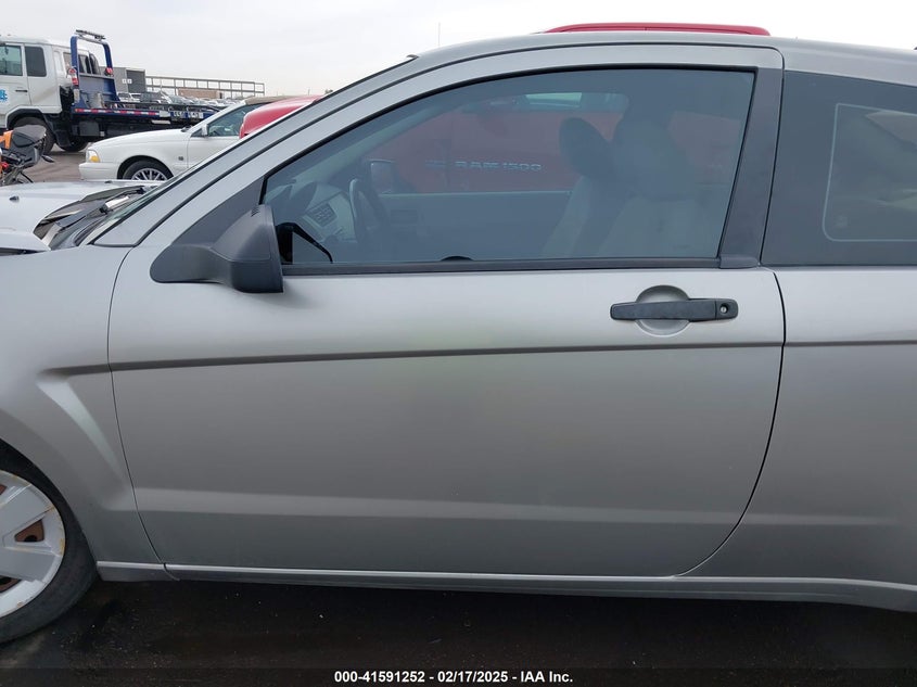 2008 FORD FOCUS VIN: 1FAHP32N88W296229