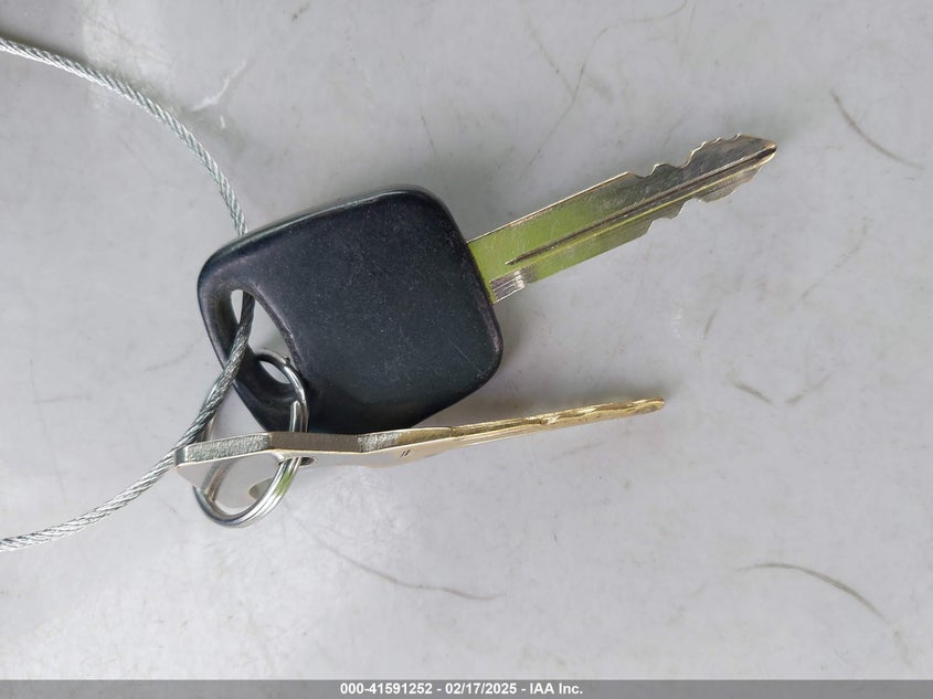 2008 FORD FOCUS VIN: 1FAHP32N88W296229