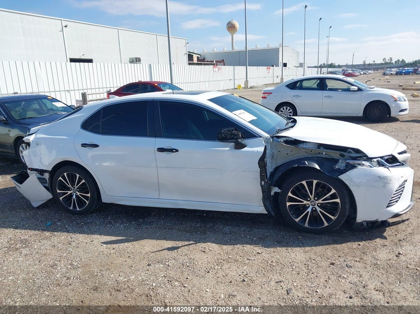2019 TOYOTA CAMRY SE - 4T1B11HK1KU164222