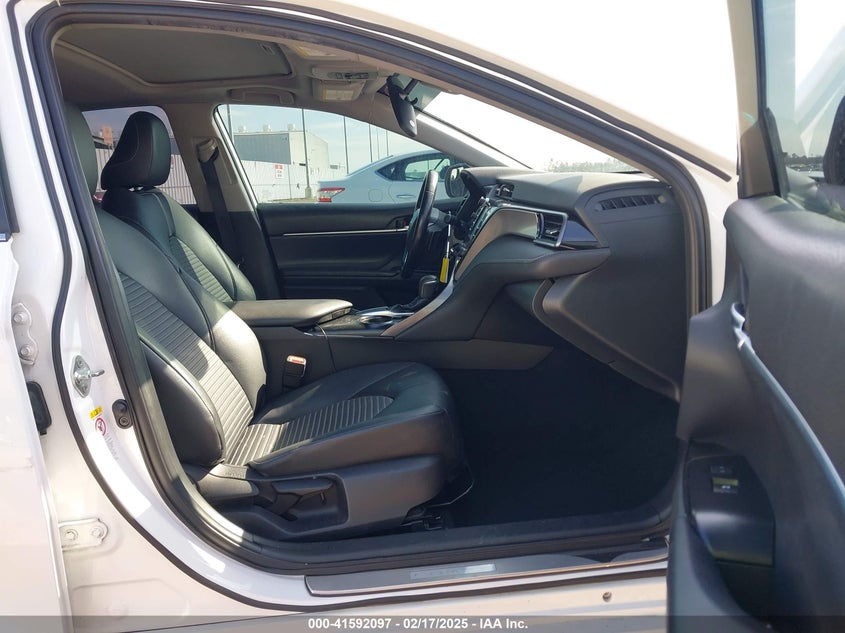 2019 TOYOTA CAMRY SE - 4T1B11HK1KU164222