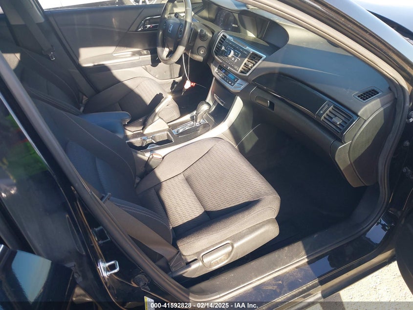 2015 HONDA ACCORD VIN: 1HGCR2F50FA196382