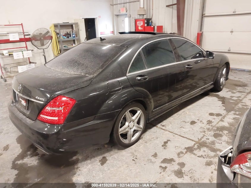 2011 MERCEDES-BENZ S 550 VIN: WDDNG8GB4BA400153