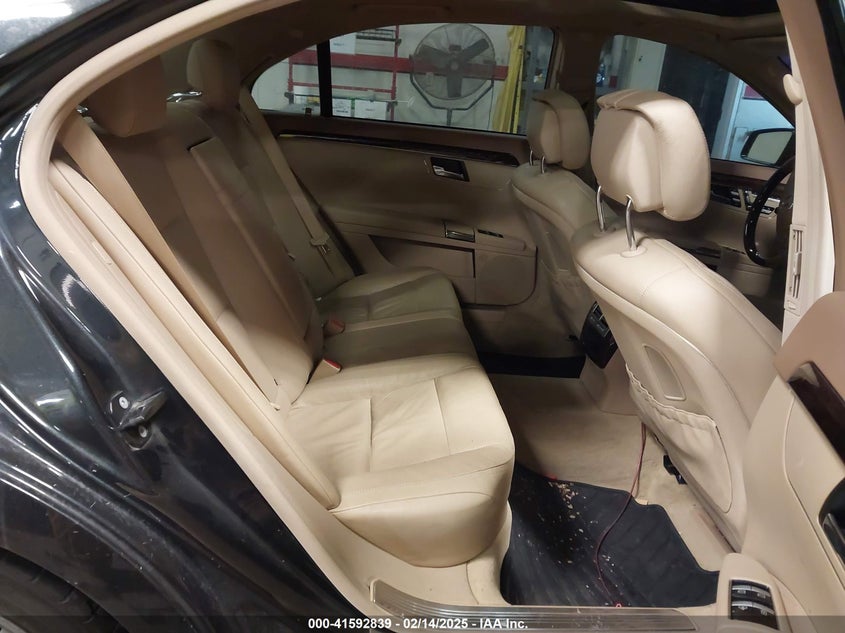 2011 MERCEDES-BENZ S 550 VIN: WDDNG8GB4BA400153