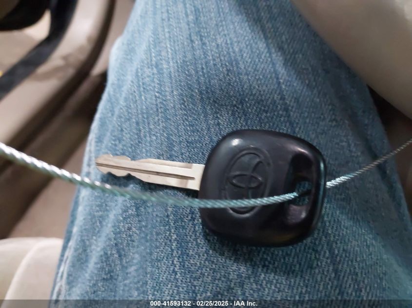 2002 Toyota Camry Solara Se V6 VIN: 2T1CF22P22C590504 Lot: 41593132