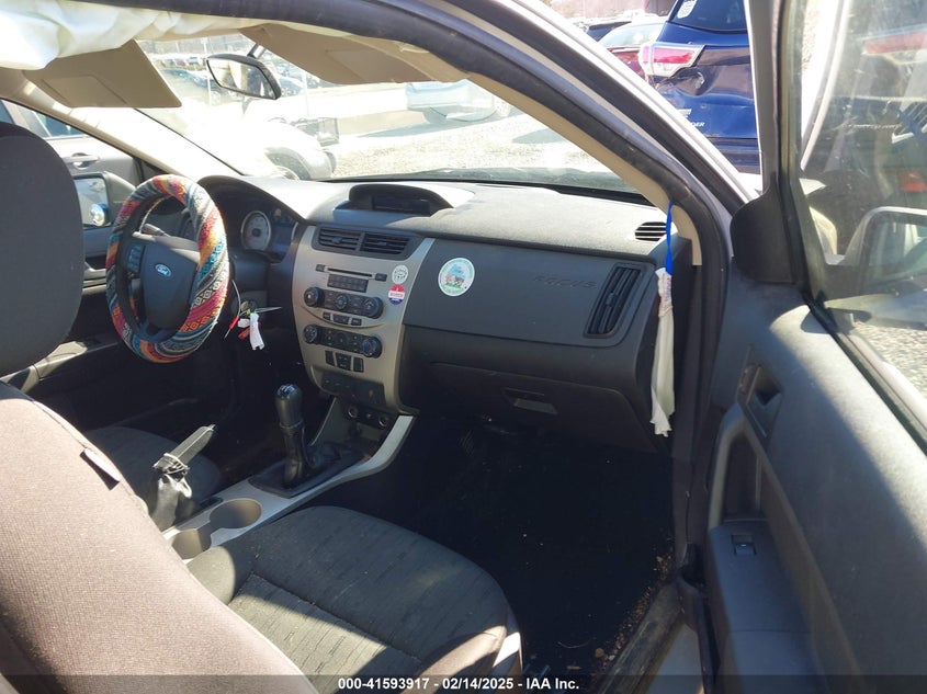 2008 FORD FOCUS VIN: 1FAHP33N08W198049