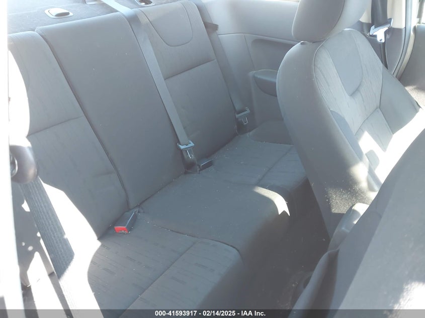 2008 FORD FOCUS VIN: 1FAHP33N08W198049