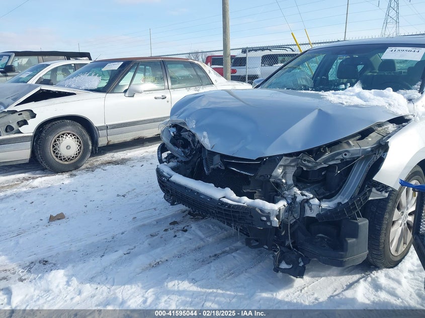 2013 HONDA ACCORD VIN: 1HGCR2F88DA268534