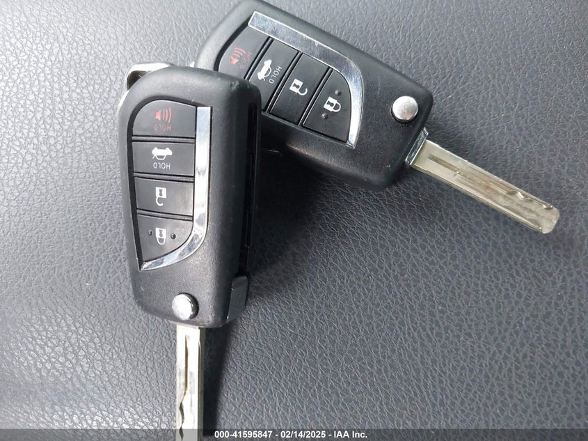 2019 TOYOTA CAMRY VIN: 4T1B11HK7KU839913