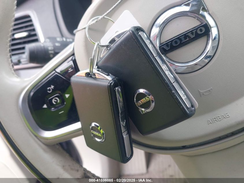 2016 VOLVO XC90 T6 MOMENTUM - YV4A22PK4G1037054