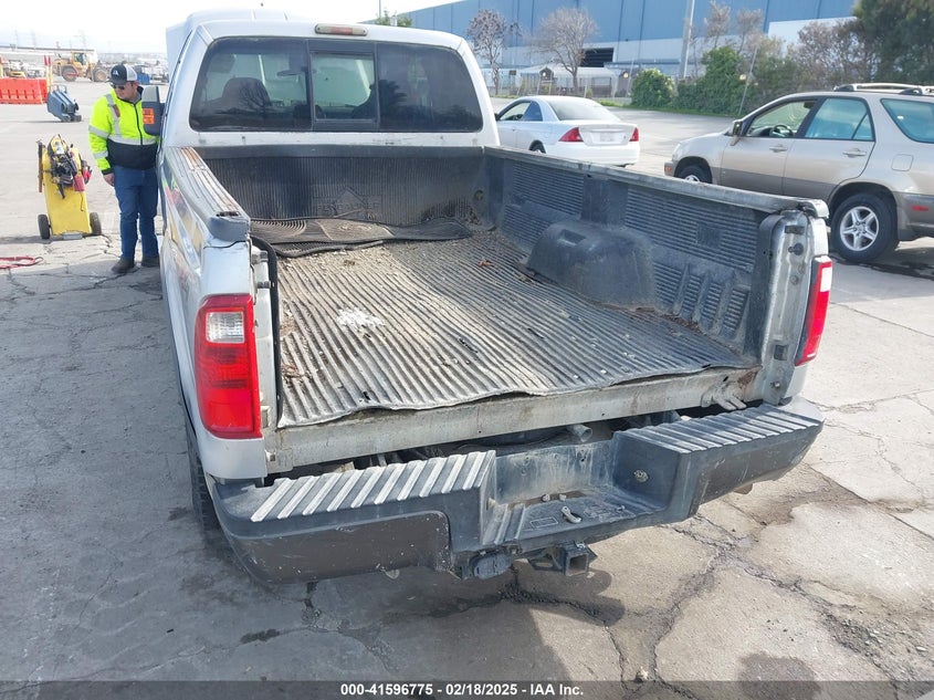 2008 FORD F-250 VIN: 1FTSX21R08EC05085