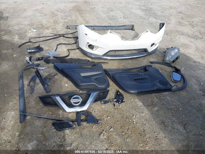 2014 NISSAN ROGUE SV - 5N1AT2MT4EC872064