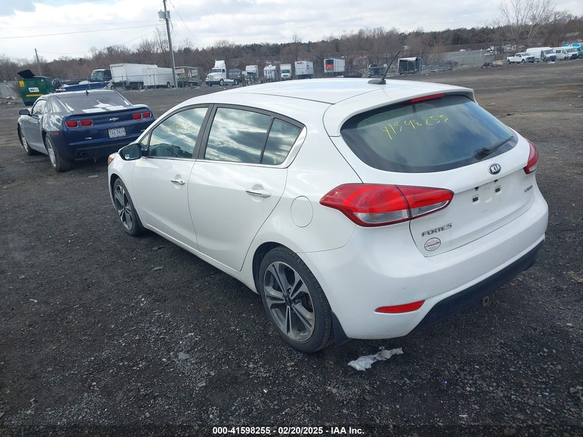 2016 KIA FORTE VIN: KNAFX5A89G5526032