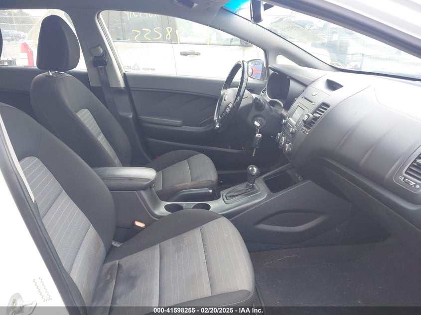 2016 KIA FORTE VIN: KNAFX5A89G5526032
