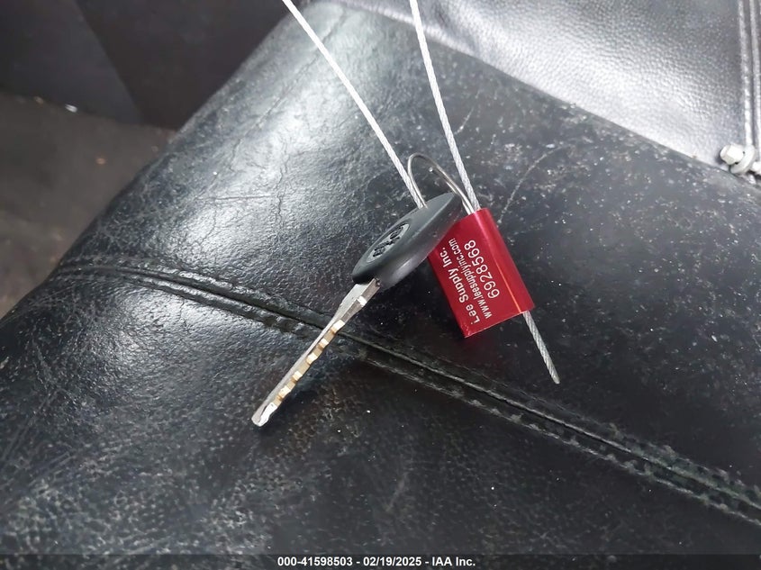 2013 GMC YUKON SLT - 1GKS1CE06DR255614