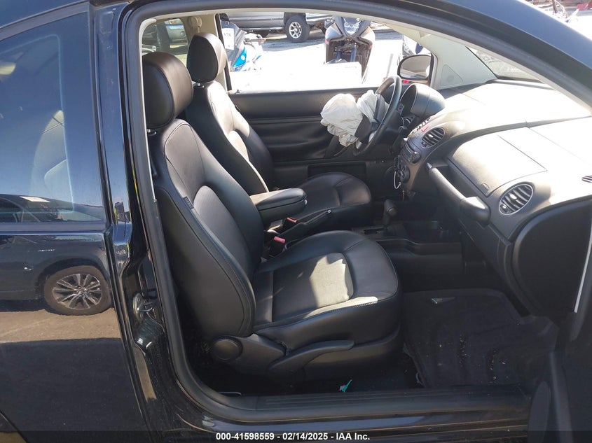 2008 VOLKSWAGEN NEW BEETLE VIN: 3VWRG31C08M500842