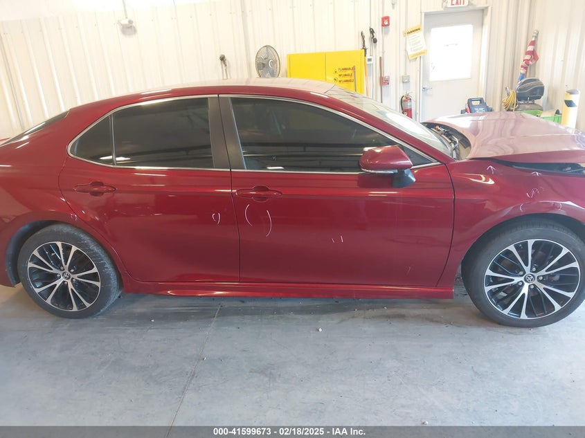 2018 TOYOTA CAMRY VIN: 4T1B11HK5JU667671