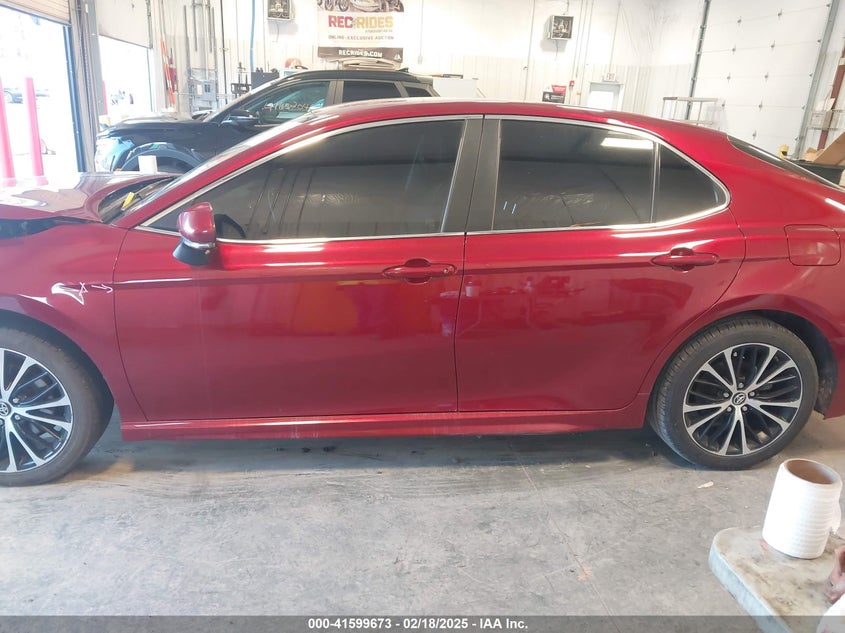 2018 TOYOTA CAMRY VIN: 4T1B11HK5JU667671