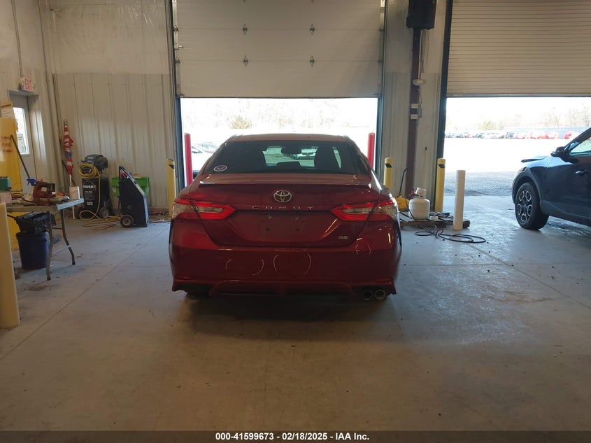 2018 TOYOTA CAMRY VIN: 4T1B11HK5JU667671