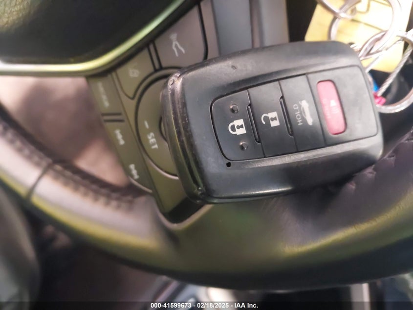 2018 TOYOTA CAMRY VIN: 4T1B11HK5JU667671