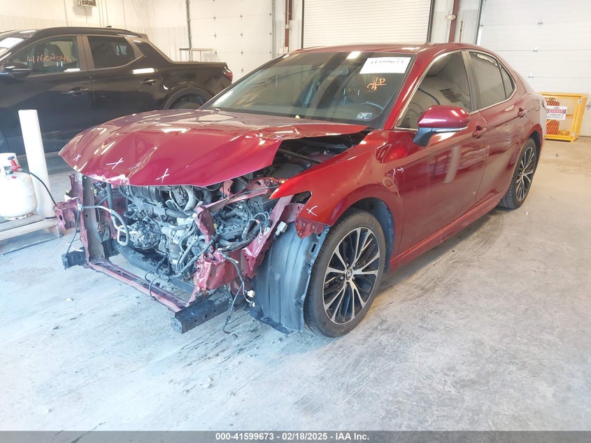 2018 TOYOTA CAMRY VIN: 4T1B11HK5JU667671