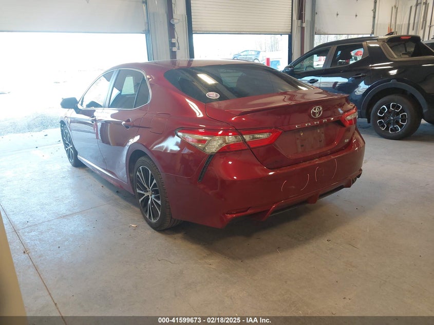 2018 TOYOTA CAMRY VIN: 4T1B11HK5JU667671