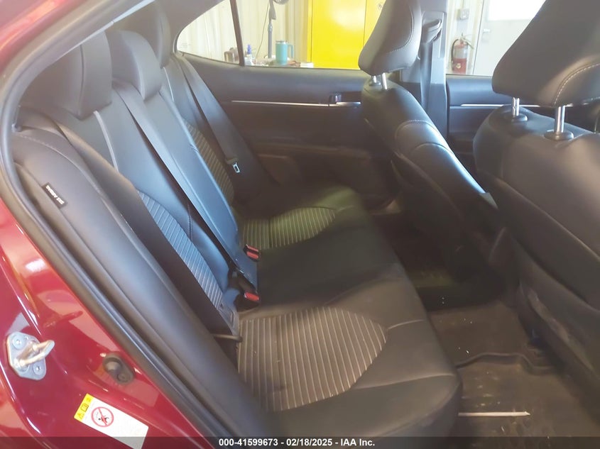 2018 TOYOTA CAMRY VIN: 4T1B11HK5JU667671