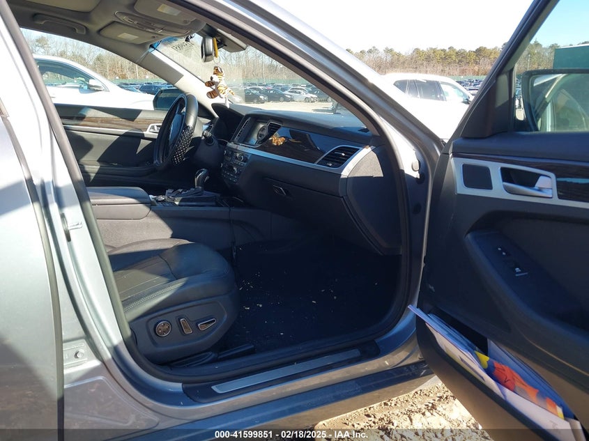 2016 HYUNDAI GENESIS VIN: KMHGN4JE3GU137577