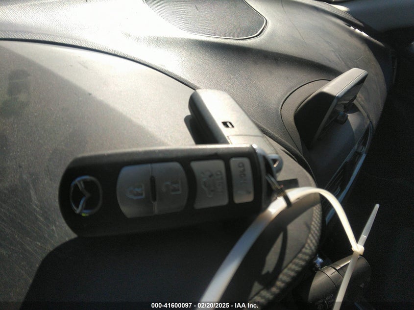 2014 MAZDA MAZDA3 VIN: JM1BM1U77E1111284
