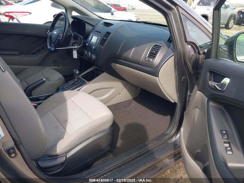2016 KIA FORTE VIN: KNAFX4A8XG5526812
