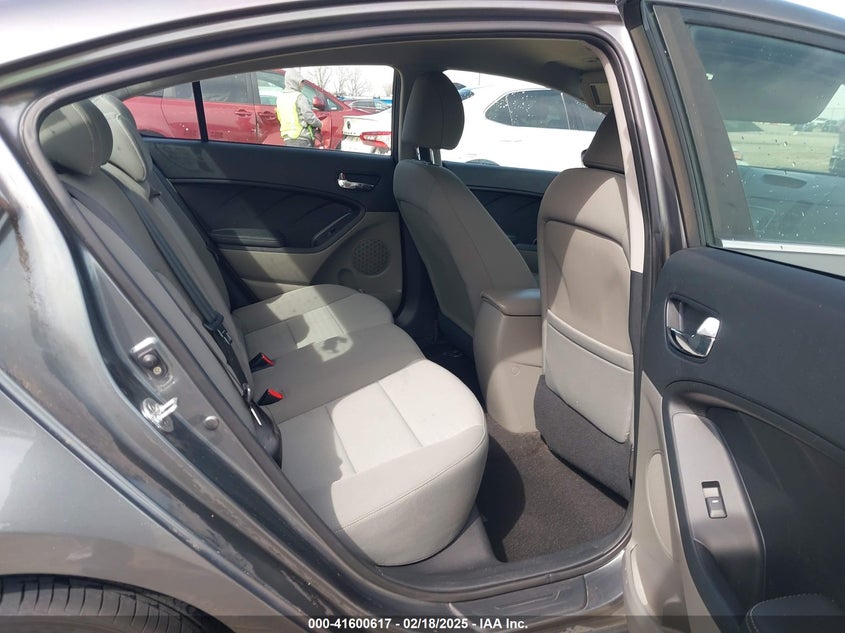 2016 KIA FORTE VIN: KNAFX4A8XG5526812