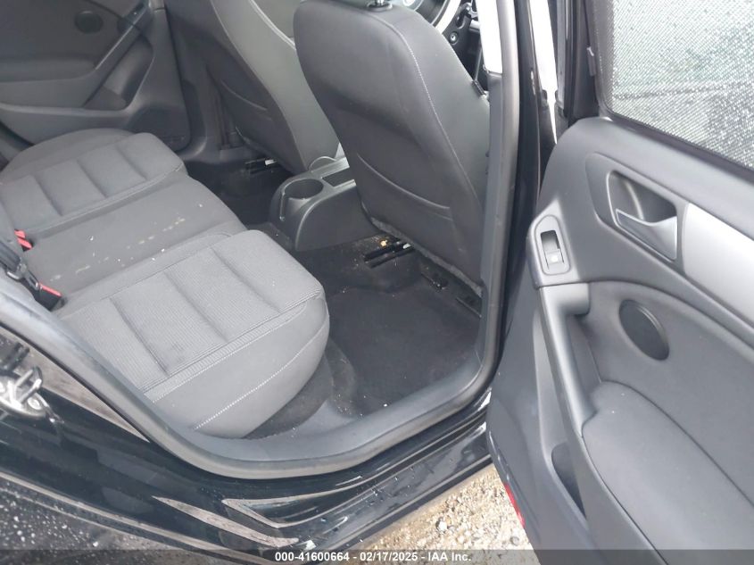 2011 Volkswagen Golf 2.5L 4-Door VIN: WVWDB7AJ2BW196793 Lot: 41600664