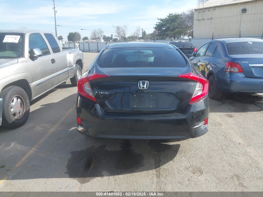 2018 HONDA CIVIC VIN: 19XFC2F57JE200351