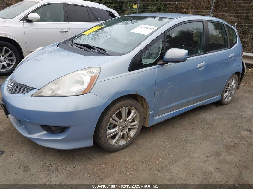 2009 HONDA FIT VIN: JHMGE884X9S056324