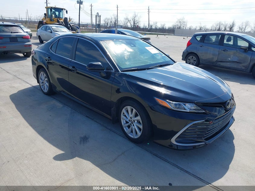 2022 TOYOTA CAMRY  (VIN: 4T1C11AK8NU675204)