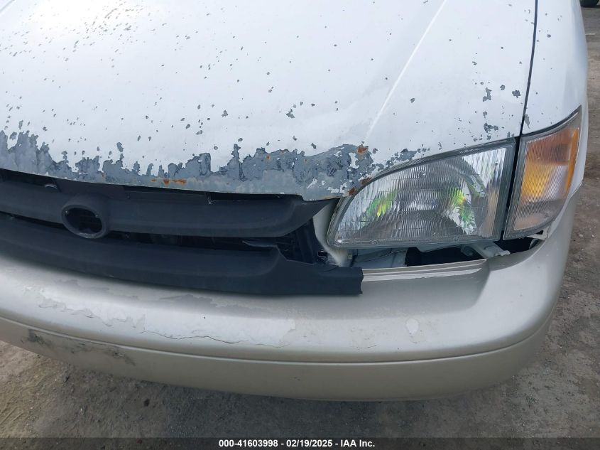 2000 Toyota Sienna Xle VIN: 4T3ZF13C4YU308121 Lot: 41603998