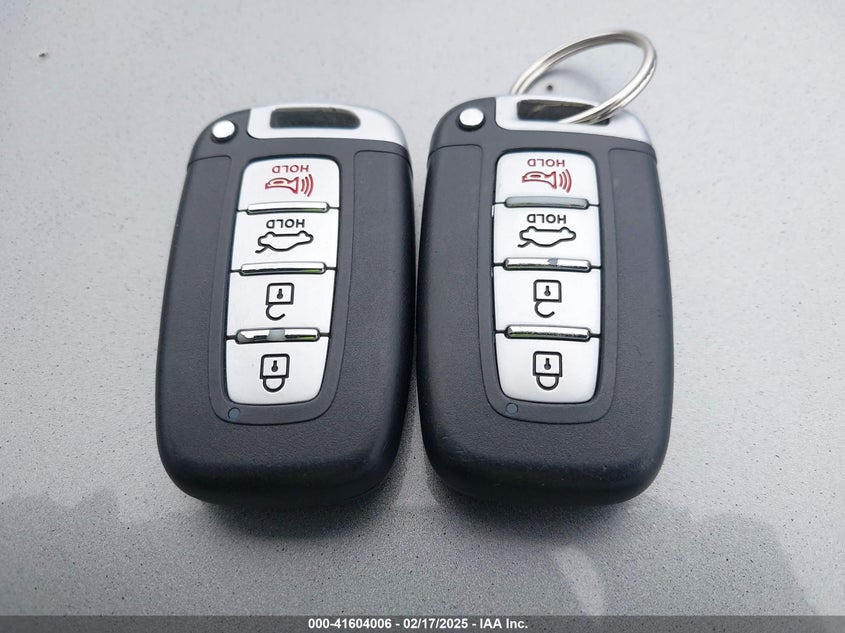 2013 HYUNDAI ELANTRA VIN: KMHDH4AE5DU921068