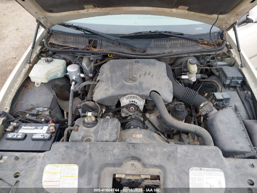 2000 Lincoln Town Car Cartier VIN: 1LNHM83W5YY902500 Lot: 41604744