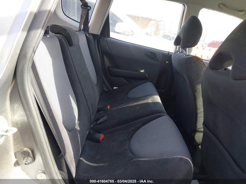 2007 HONDA FIT VIN: JHMGD37647S002930