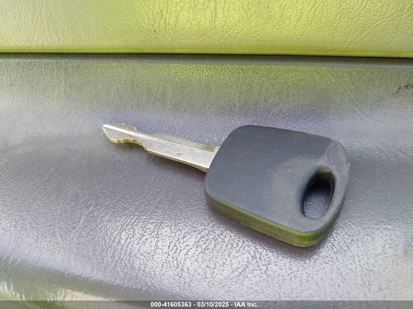 2001 Ford F-350 Xl/Xlt VIN: 1FTSF31L01EB57159 Lot: 41605363